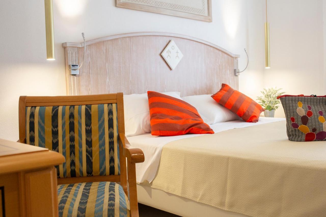 Tabernabe Hotel Tortolì Екстериор снимка