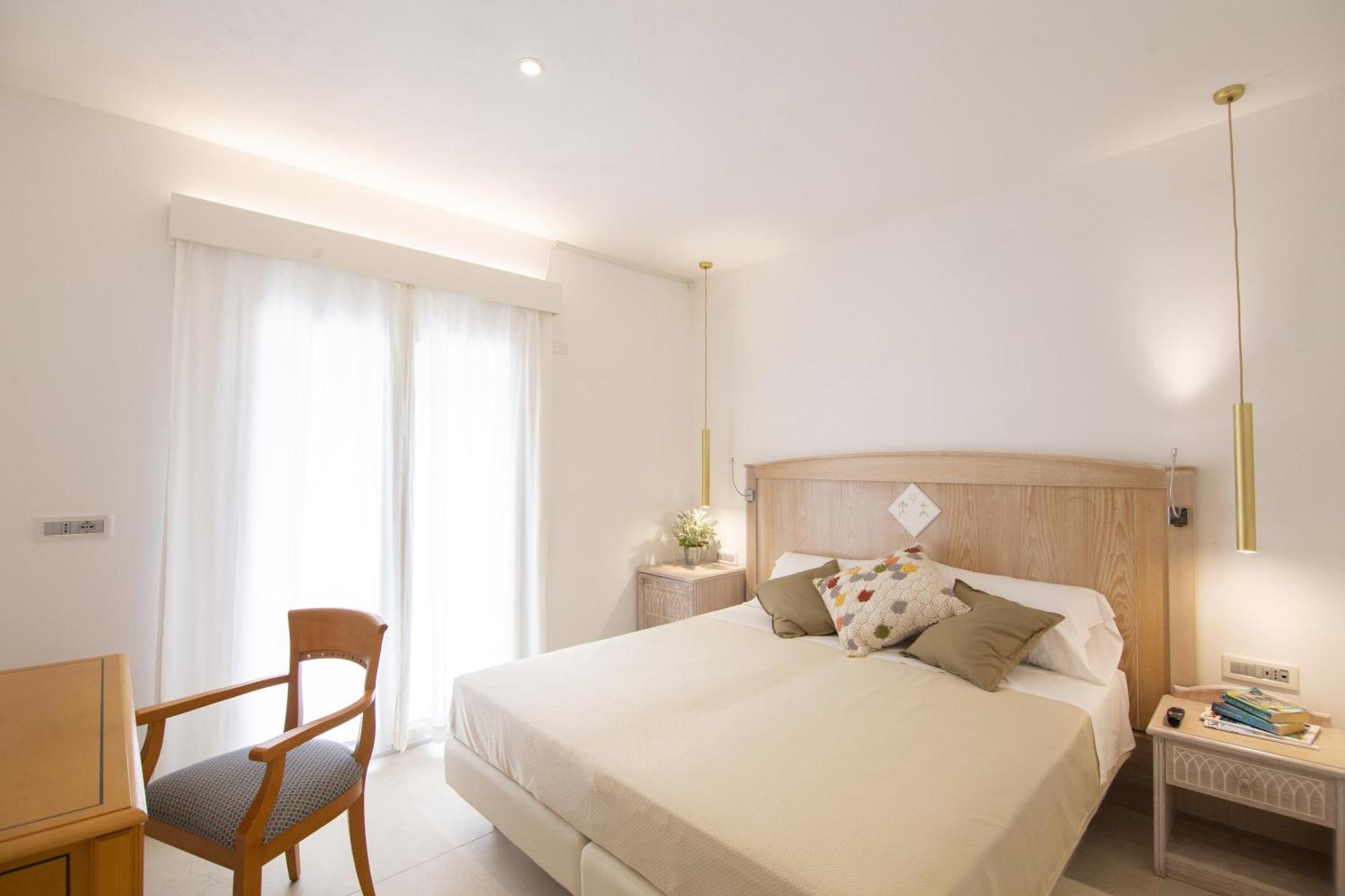 Tabernabe Hotel Tortolì Екстериор снимка